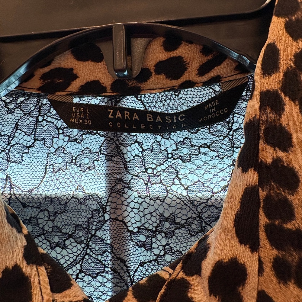 Zara Basic Women’s Button Down Leopard Print Shir… - image 4